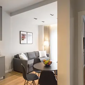 stylish-and-renovated-retreat-in-thessaloniki-cozy.hotels-of-thessaloniki.com/